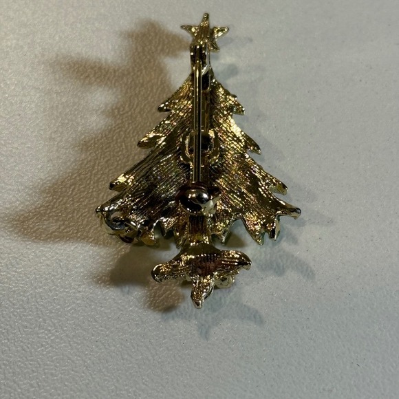 Vintage Christmas Tree Brooch Pin Gold Tone Red Green Holiday Jewelry - Picture 2 of 3